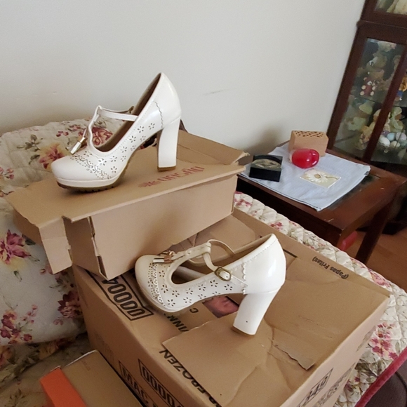 Shoes - Picture 3 of 3